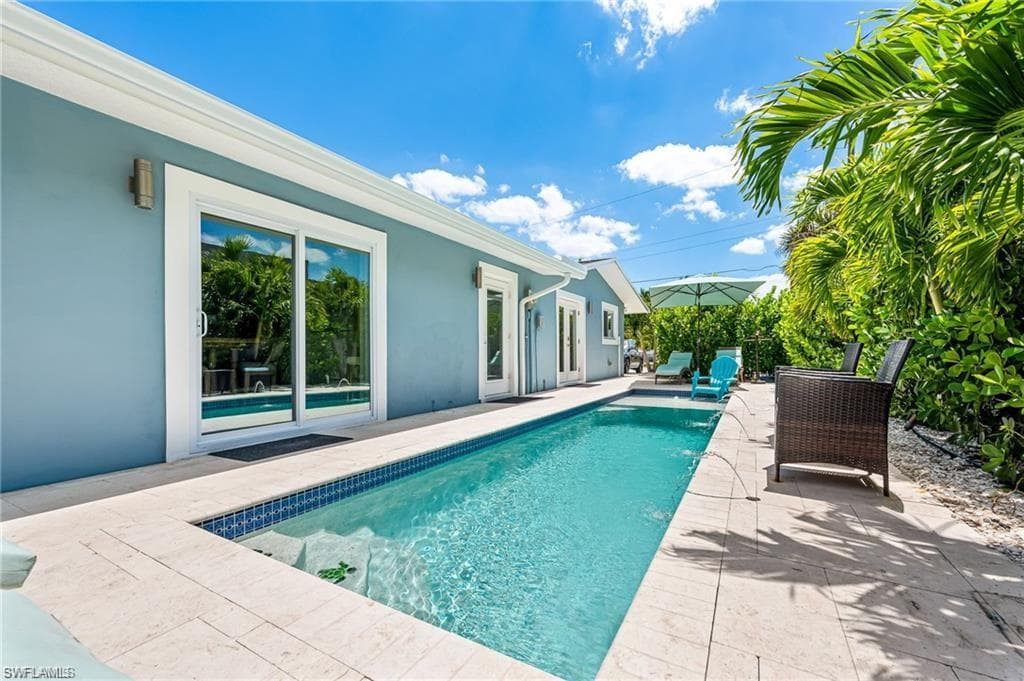 203 1st St, Bonita Springs, FL 34134-34