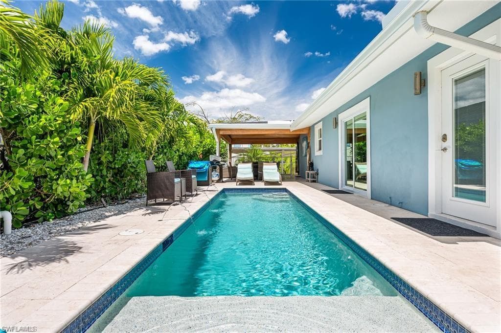 203 1st St, Bonita Springs, FL 34134-36