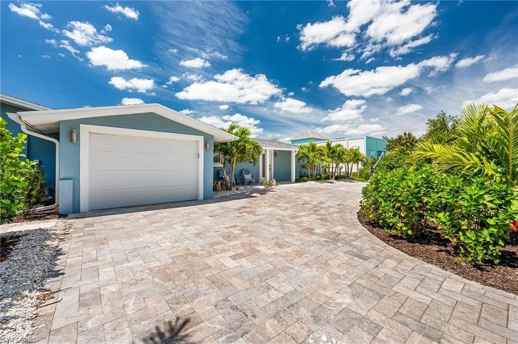 203 1st St, Bonita Springs, FL 34134-3