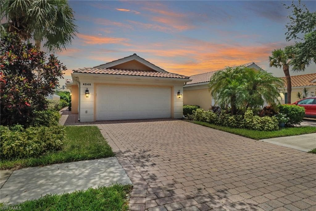 4546 Ossabaw Way, Naples, FL 34119-3
