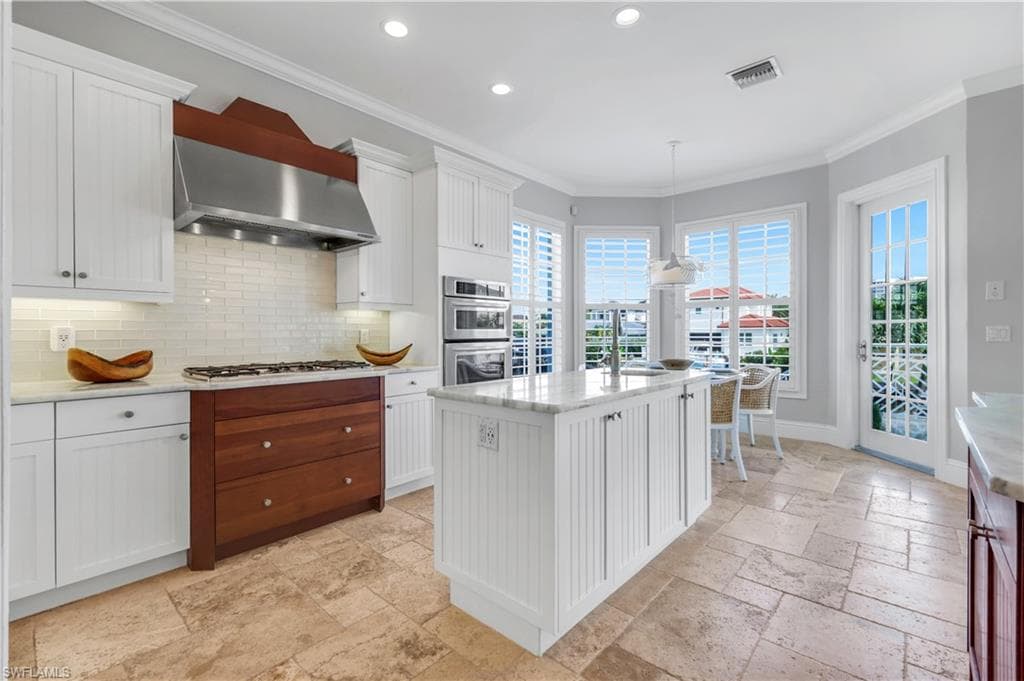 273 Egret Ave, Naples, FL 34108-15