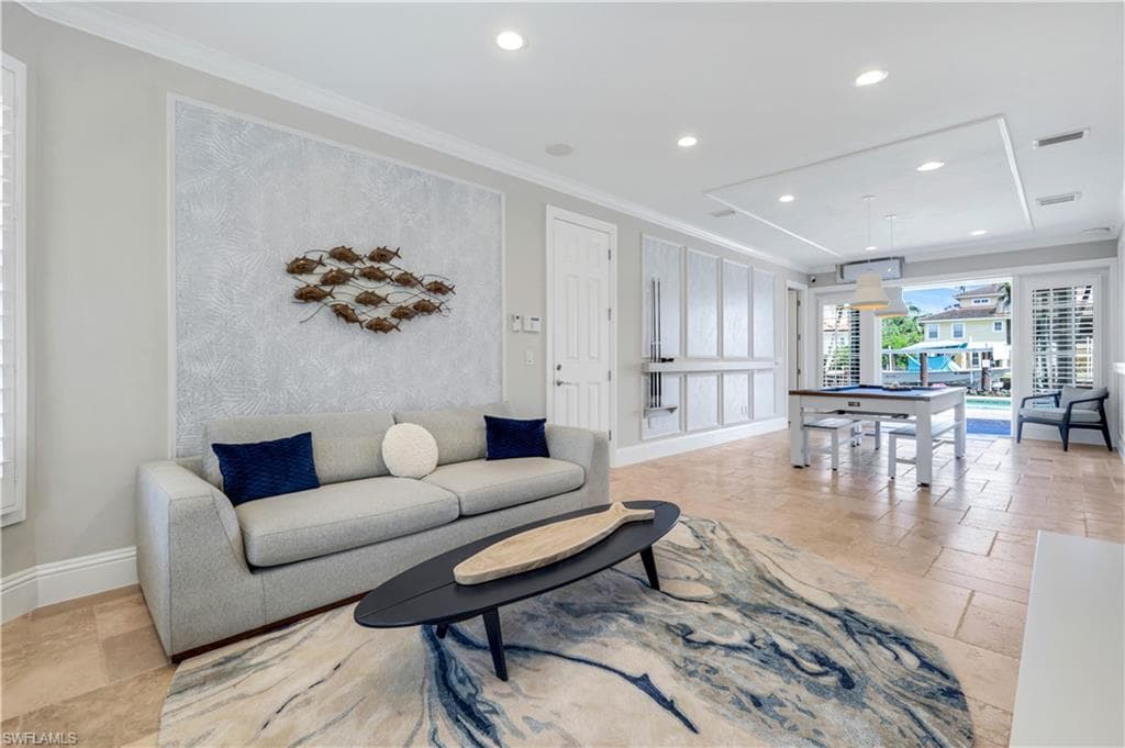 273 Egret Ave, Naples, FL 34108-33