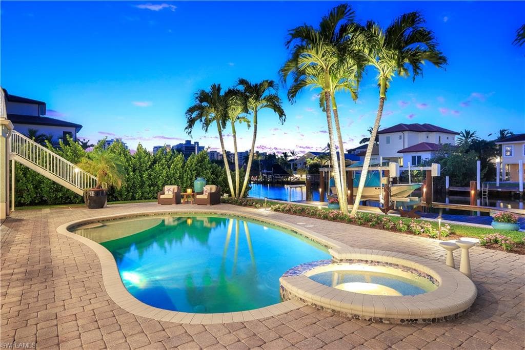 273 Egret Ave, Naples, FL 34108-44