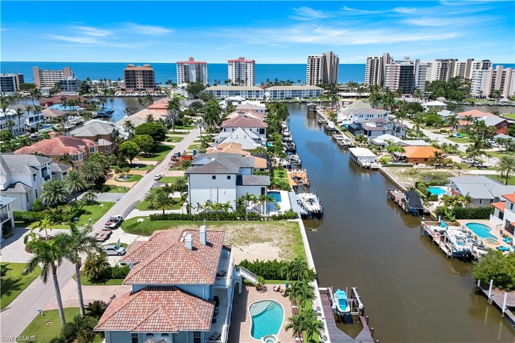 273 Egret Ave, Naples, FL 34108-3