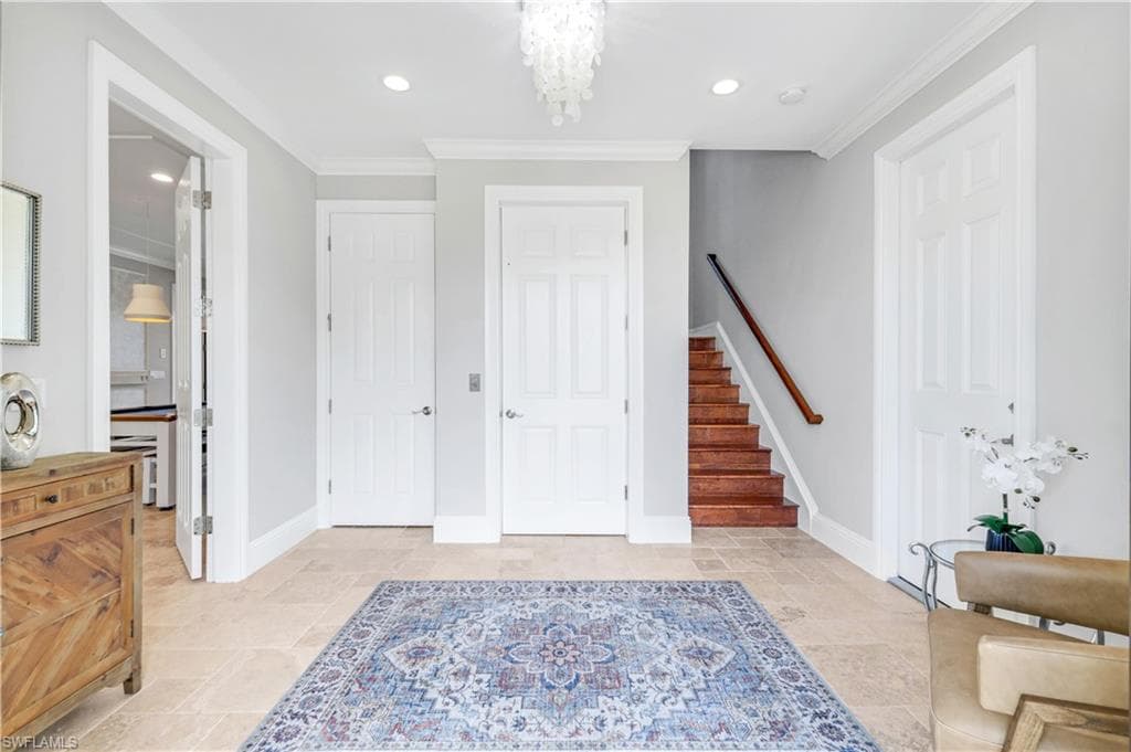 273 Egret Ave, Naples, FL 34108-5