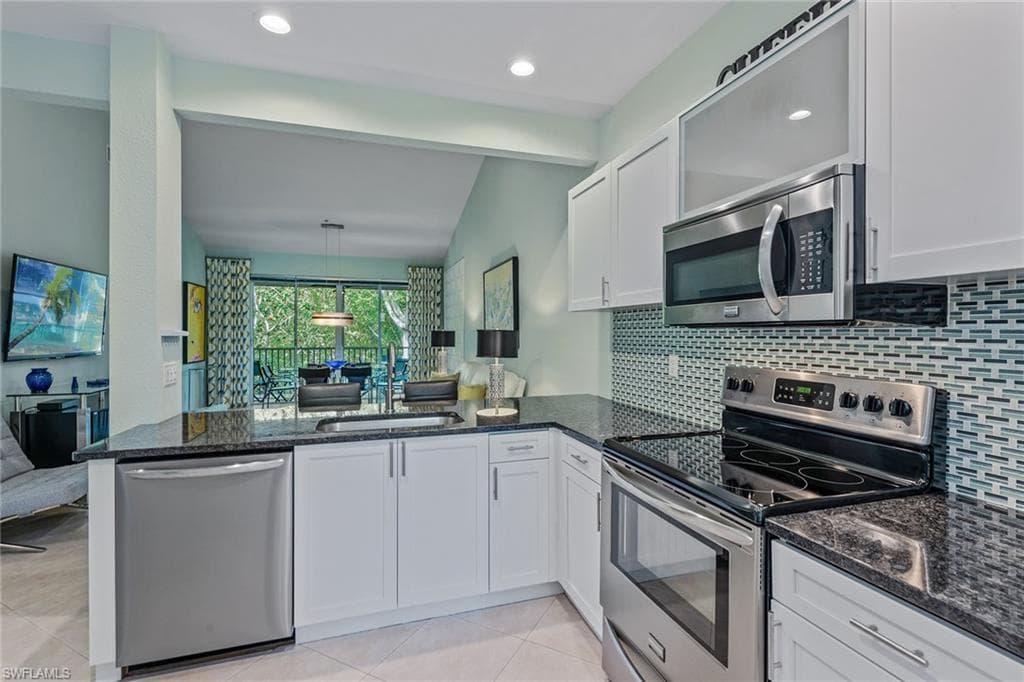 8305 Whisper Trace Way 202, Naples, FL 34114-3