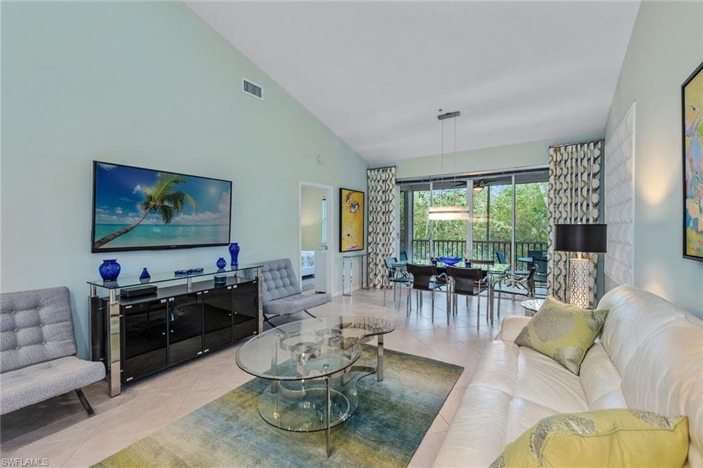 8305 Whisper Trace Way 202, Naples, FL 34114-5