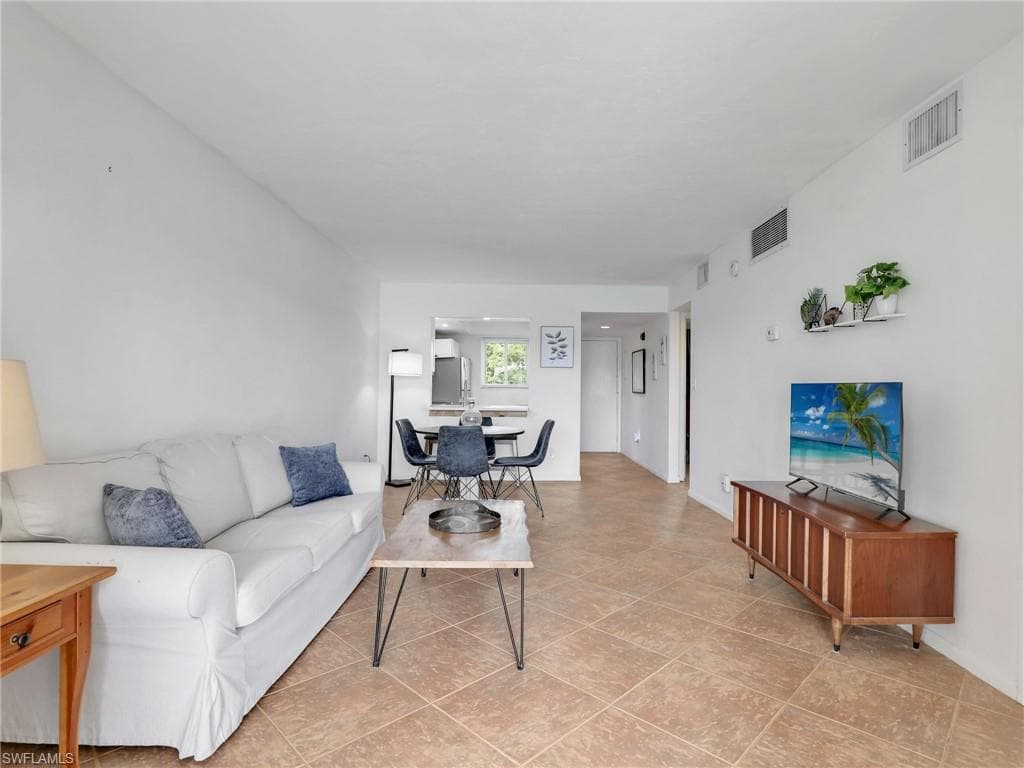 1004 Manatee Rd H202, Naples, FL 34114-9