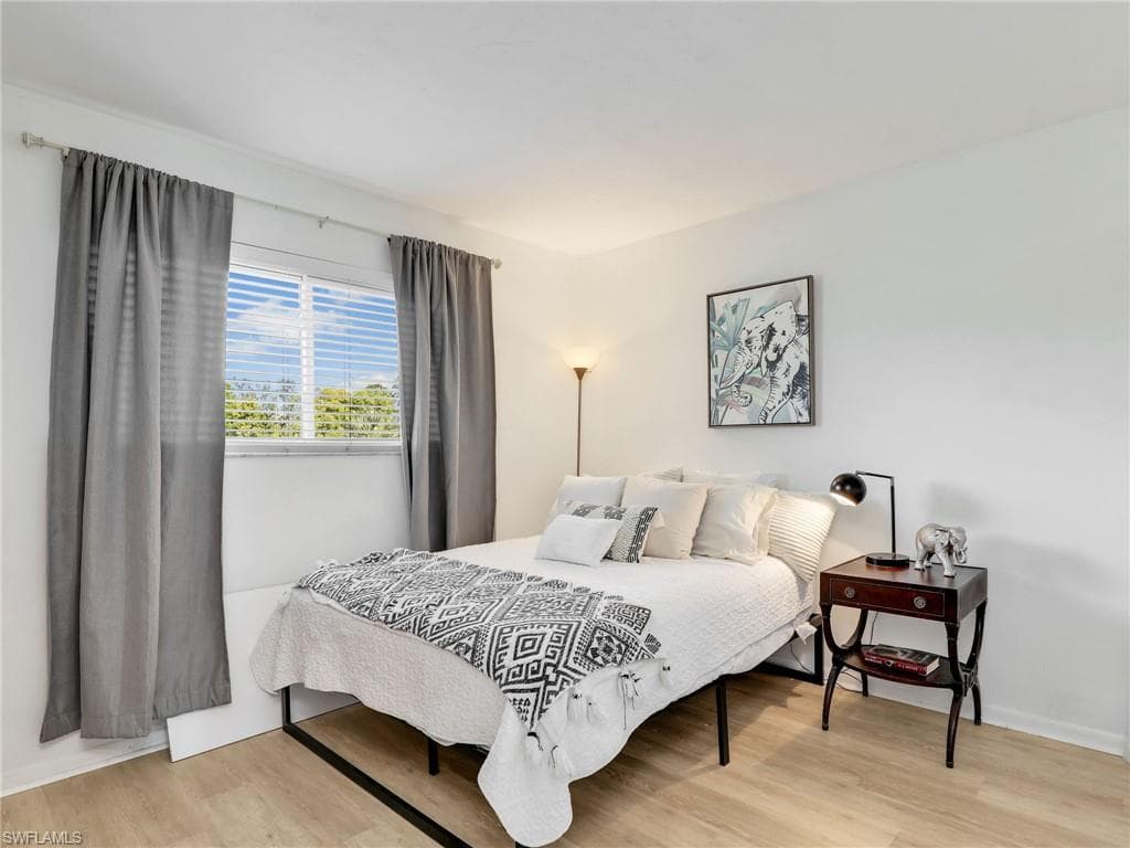 1004 Manatee Rd H202, Naples, FL 34114-15