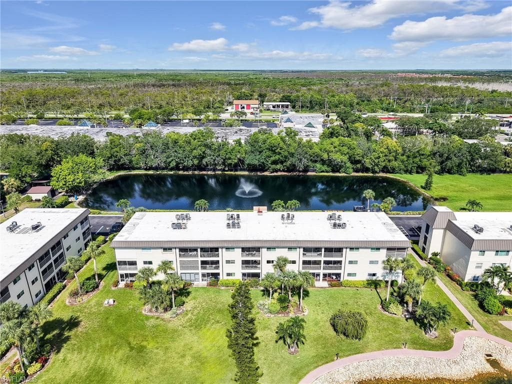 1004 Manatee Rd H202, Naples, FL 34114-26