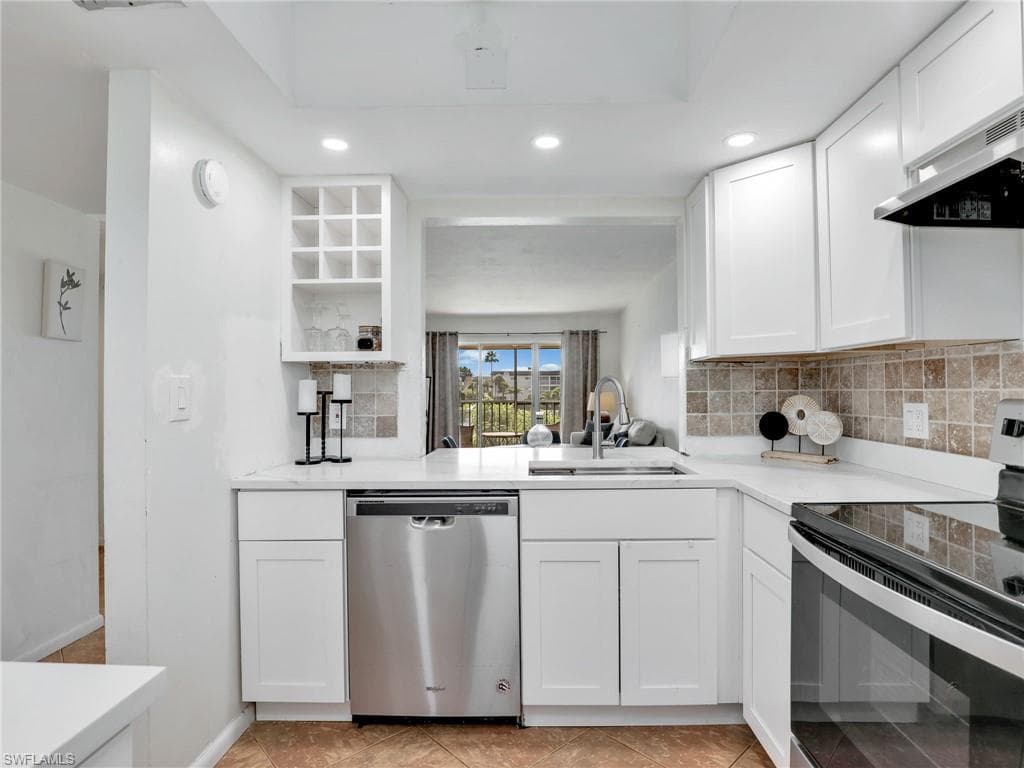 1004 Manatee Rd H202, Naples, FL 34114-5
