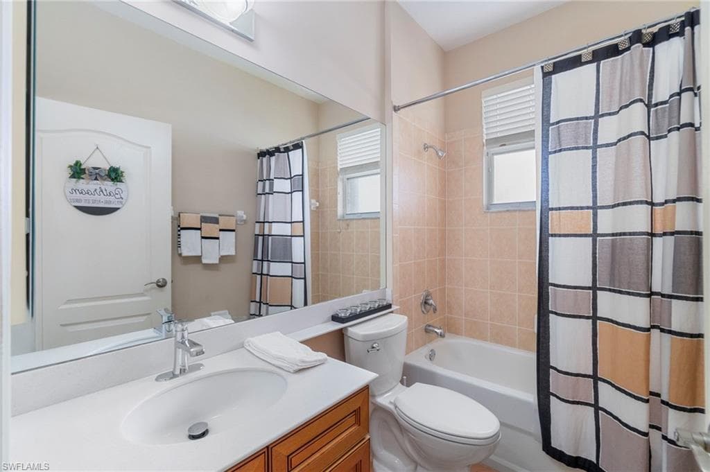 9921 Rookery Cir, Estero, FL 33928-39