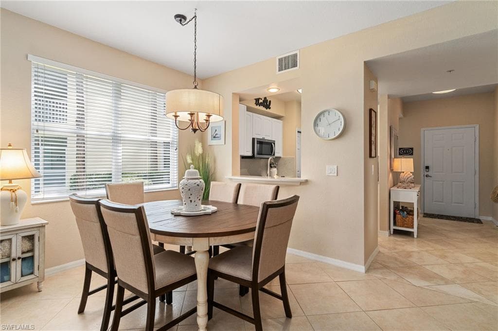 2335 Carrington Ct 104, Naples, FL 34109-8