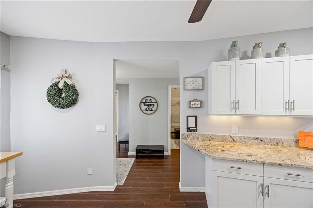 9060 Michael Cir 4-407, Naples, FL 34113-11