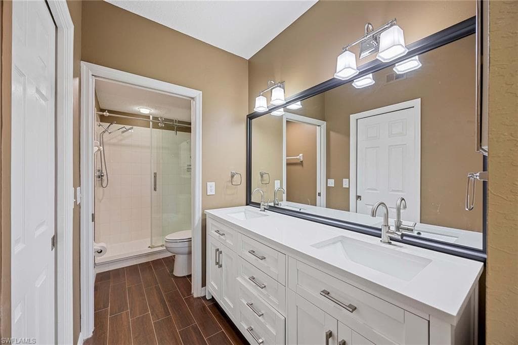 9060 Michael Cir 4-407, Naples, FL 34113-13