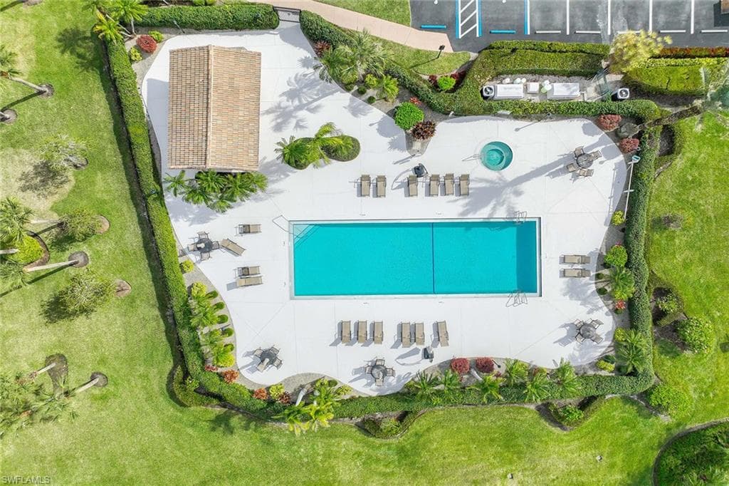 9060 Michael Cir 4-407, Naples, FL 34113-26