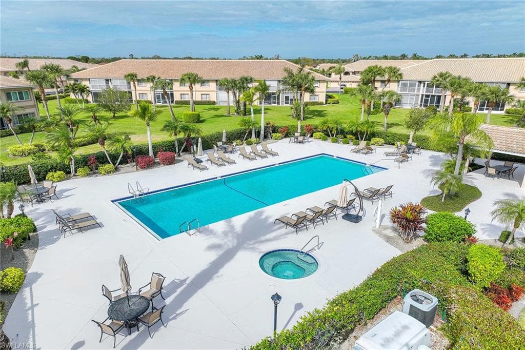 9060 Michael Cir 4-407, Naples, FL 34113-27