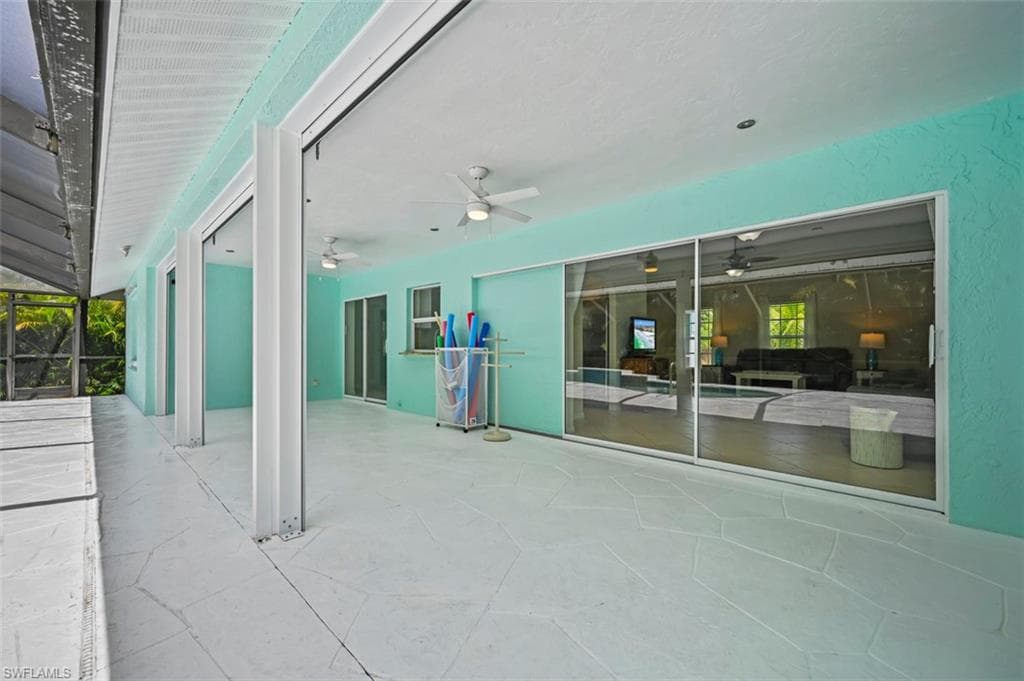 11690 Amanda Ln, Bonita Springs, FL 34135-15