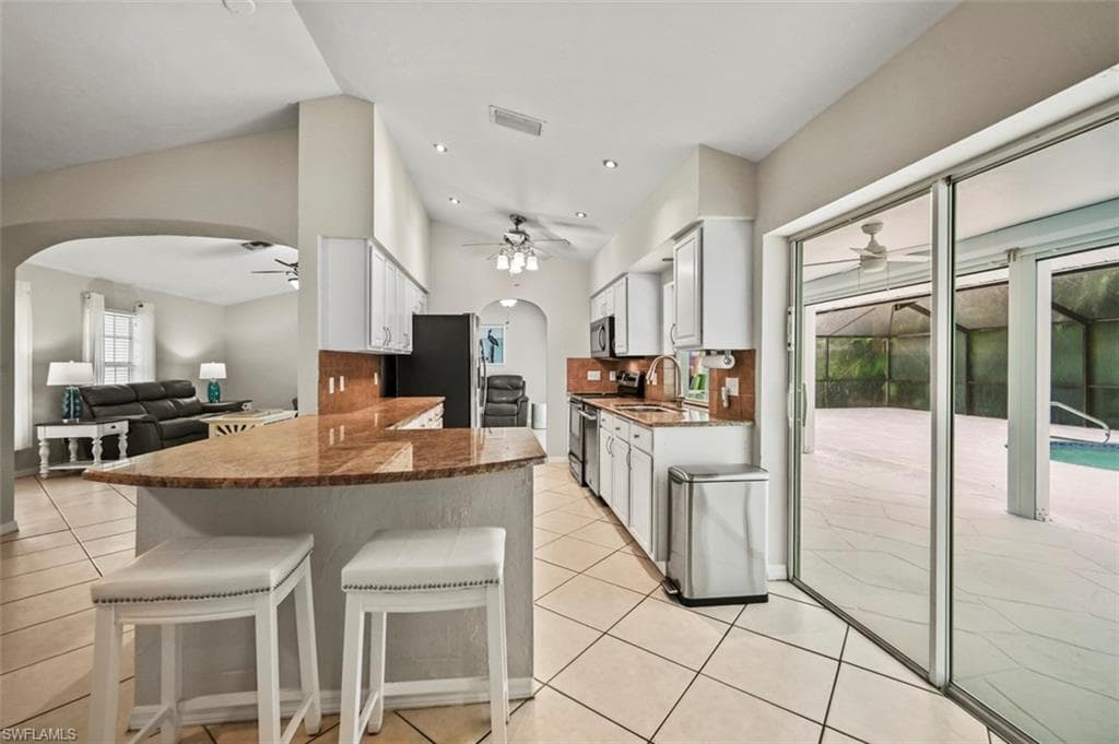11690 Amanda Ln, Bonita Springs, FL 34135-17