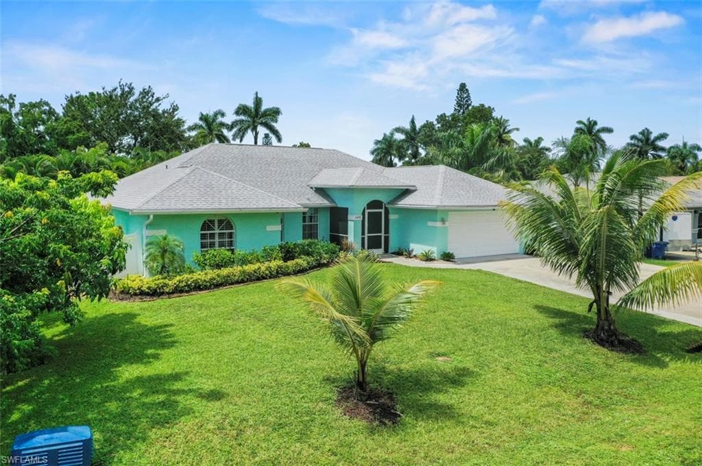 11690 Amanda Ln, Bonita Springs, FL 34135-1