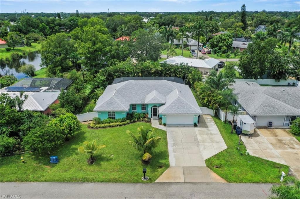 11690 Amanda Ln, Bonita Springs, FL 34135-5