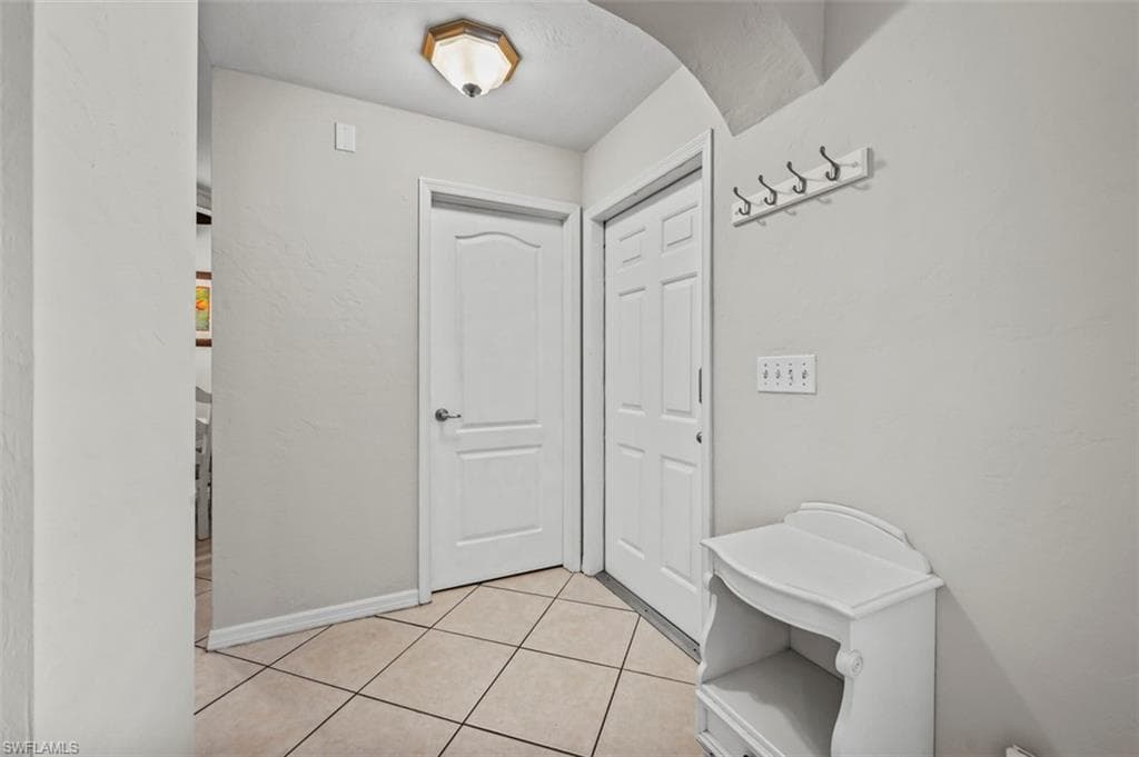 11690 Amanda Ln, Bonita Springs, FL 34135-7