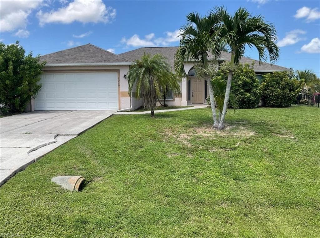1010 10th Pl, Cape Coral, FL 33991-2