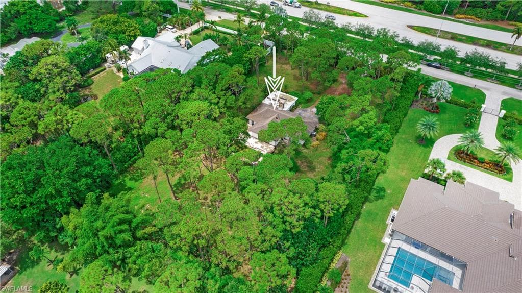 6640 Trail Blvd, Naples, FL 34108-9