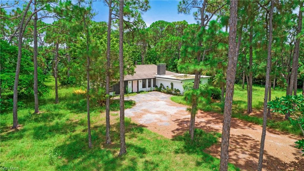 6640 Trail Blvd, Naples, FL 34108-1