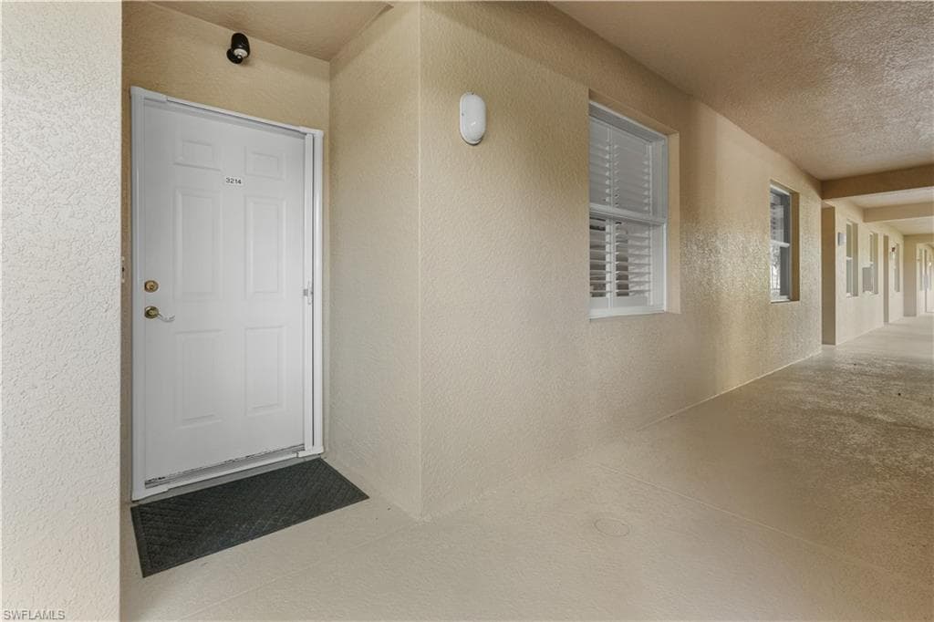 2690 Cypress Trace Cir 3214, Naples, FL 34119-19