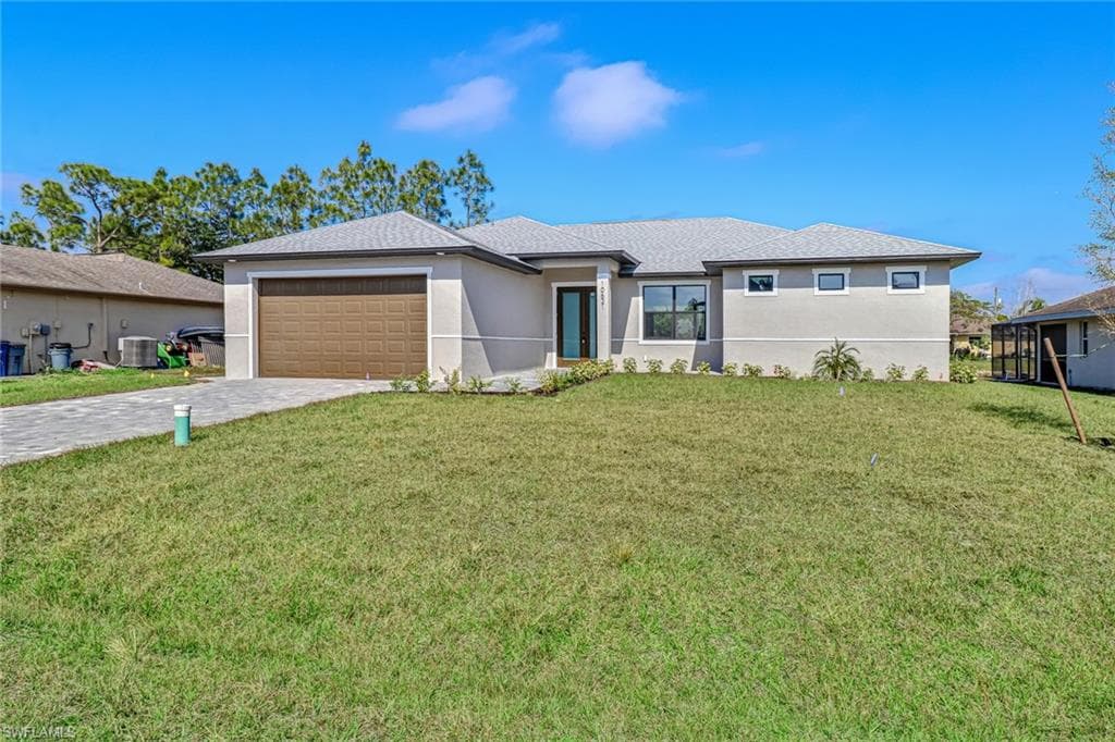 10621 Landau Ln, Bonita Springs, FL 34135-1