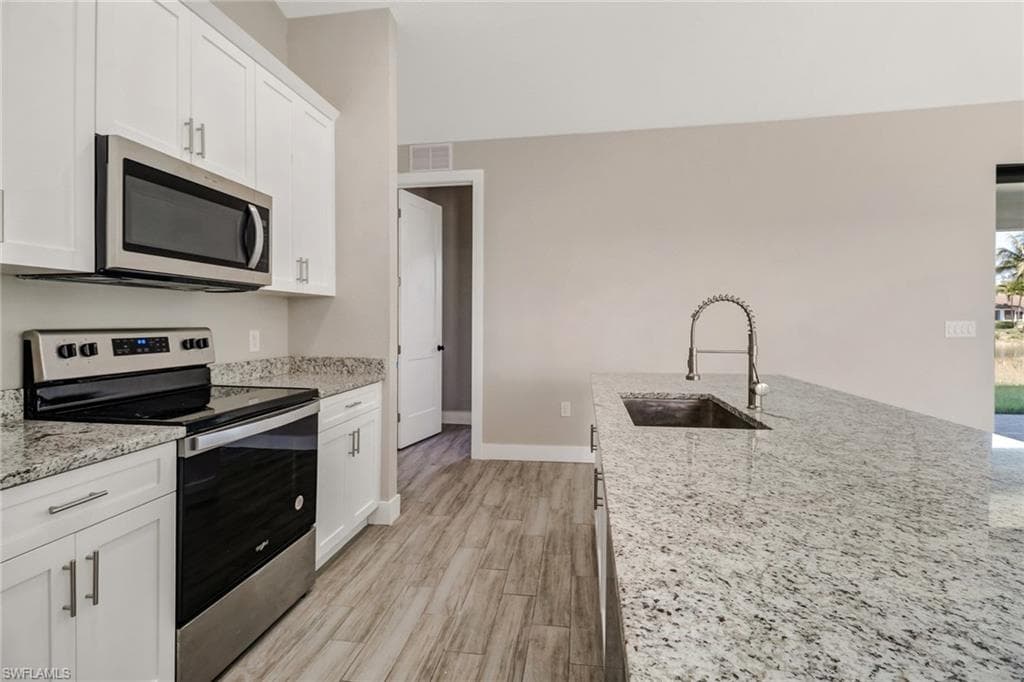 10621 Landau Ln, Bonita Springs, FL 34135-7