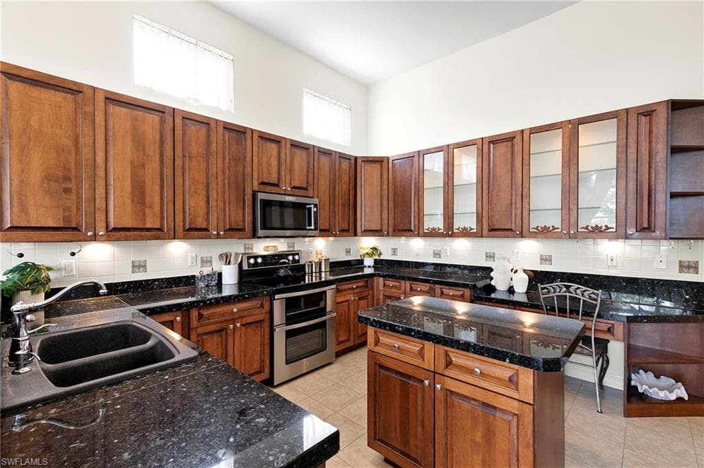 796 Grand Rapids Blvd, Naples, FL 34120-22