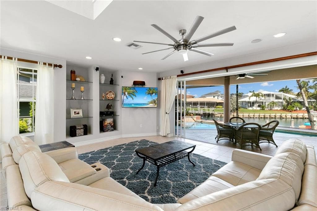 1040 Coronado Ct, Marco Island, FL 34145-45
