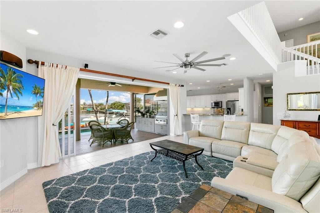 1040 Coronado Ct, Marco Island, FL 34145-46