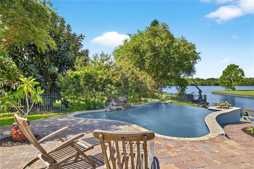 18071 Traverse Dr, Alva, FL 33920-22