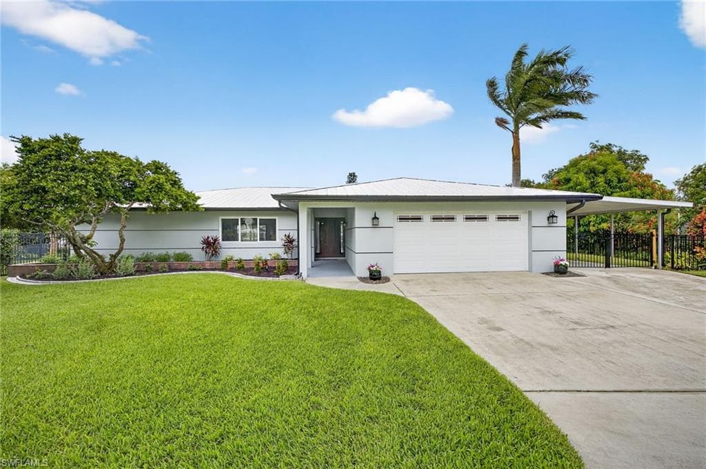 18071 Traverse Dr, Alva, FL 33920-2