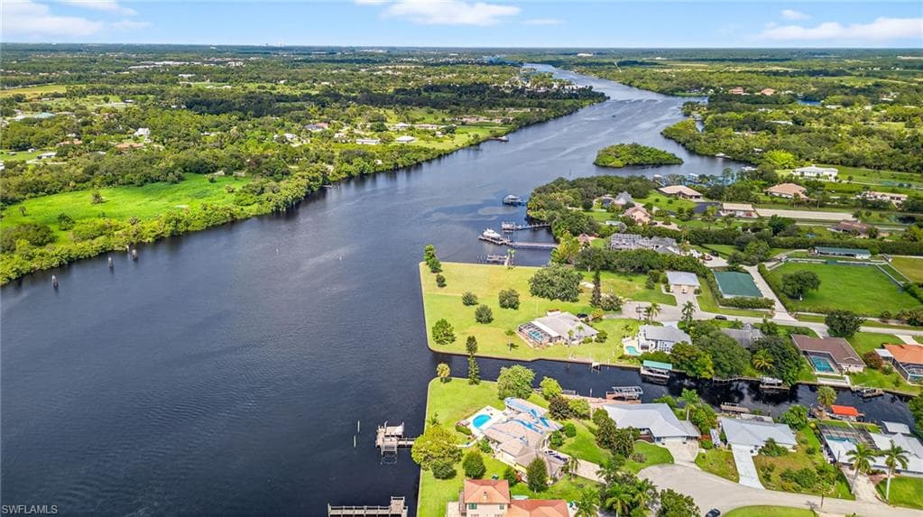 18071 Traverse Dr, Alva, FL 33920-35