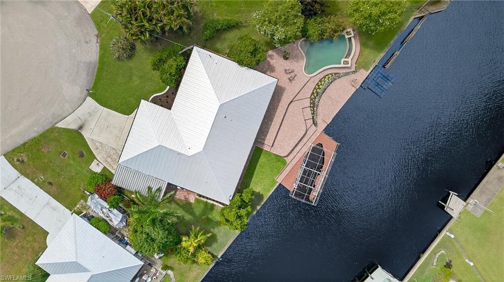18071 Traverse Dr, Alva, FL 33920-37
