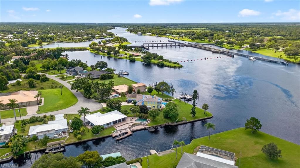 18071 Traverse Dr, Alva, FL 33920-40