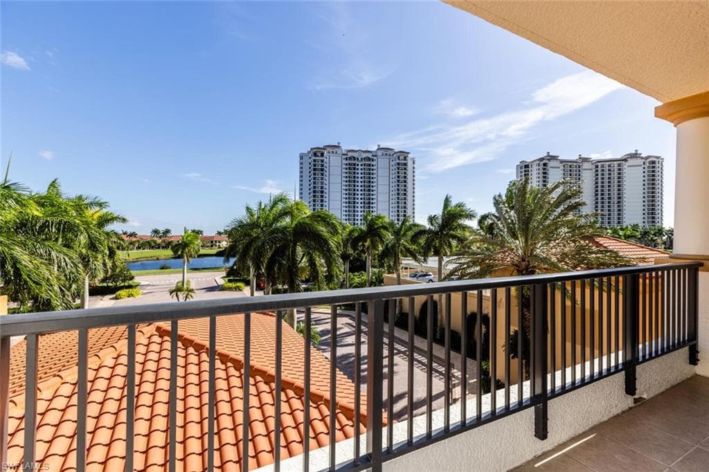 1065 Borghese Ln 303, Naples, FL 34114-19