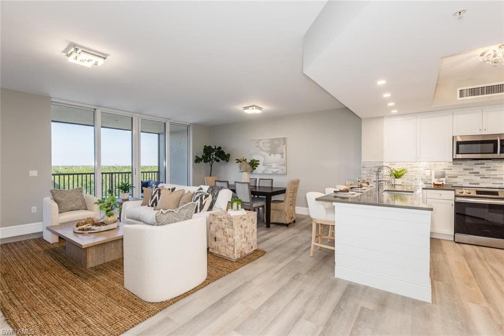 1065 Borghese Ln 303, Naples, FL 34114-3