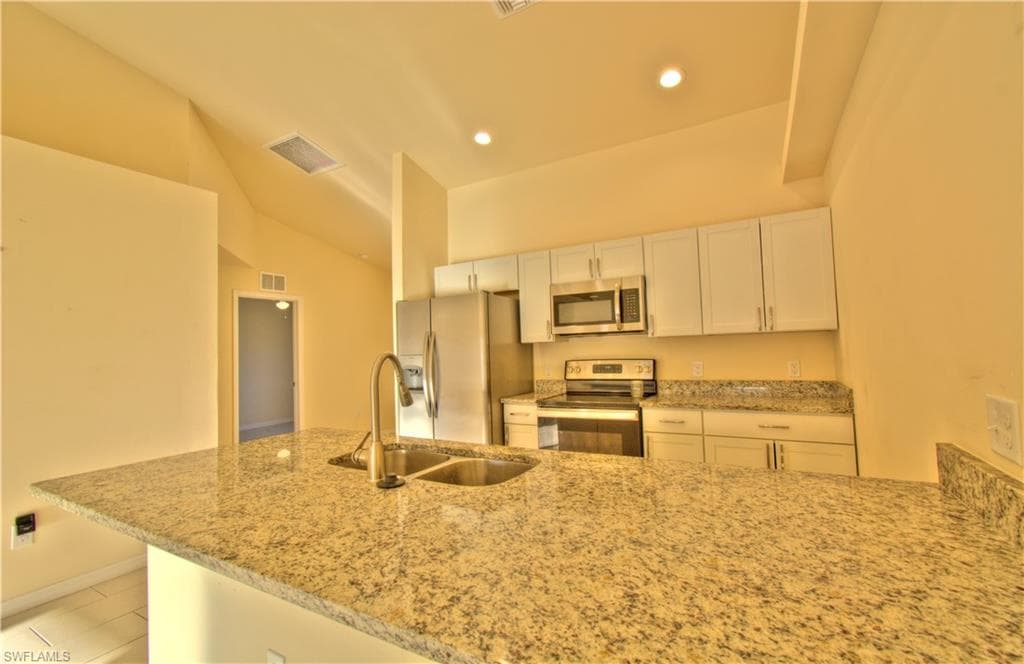 510/512 Skyline Blvd, Cape Coral, FL 33991-36