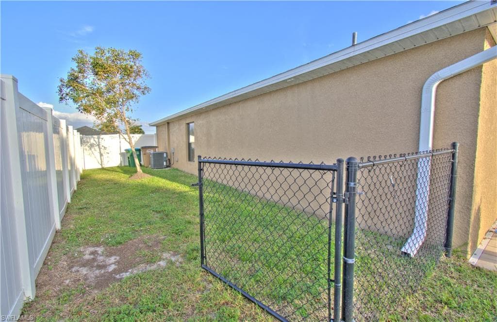 510/512 Skyline Blvd, Cape Coral, FL 33991-47