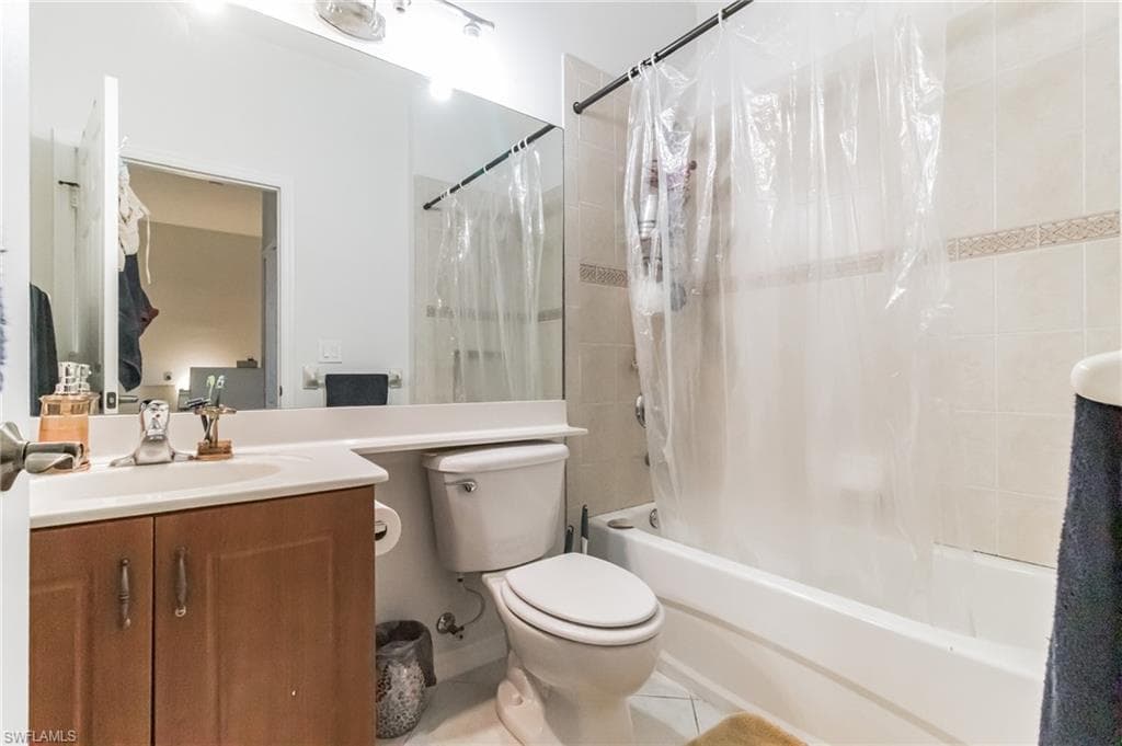 7666 Bristol Cir, Naples, FL 34120-22