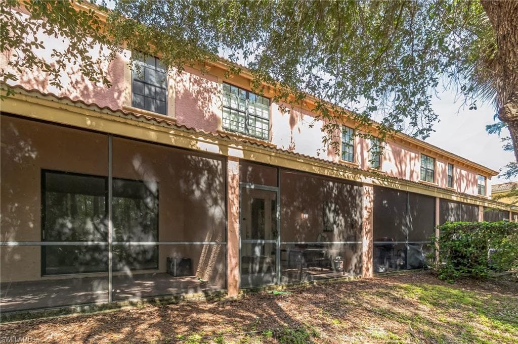 7666 Bristol Cir, Naples, FL 34120-27
