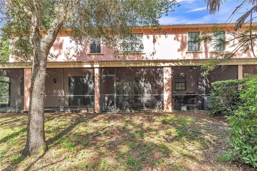 7666 Bristol Cir, Naples, FL 34120-28