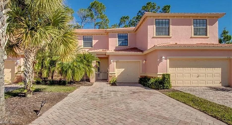 7666 Bristol Cir, Naples, FL 34120-2