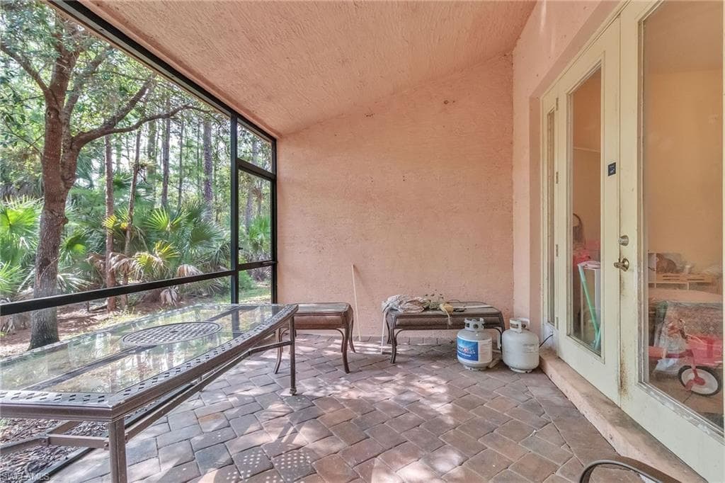 7666 Bristol Cir, Naples, FL 34120-29