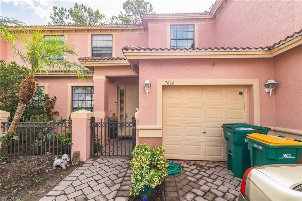7666 Bristol Cir, Naples, FL 34120-3
